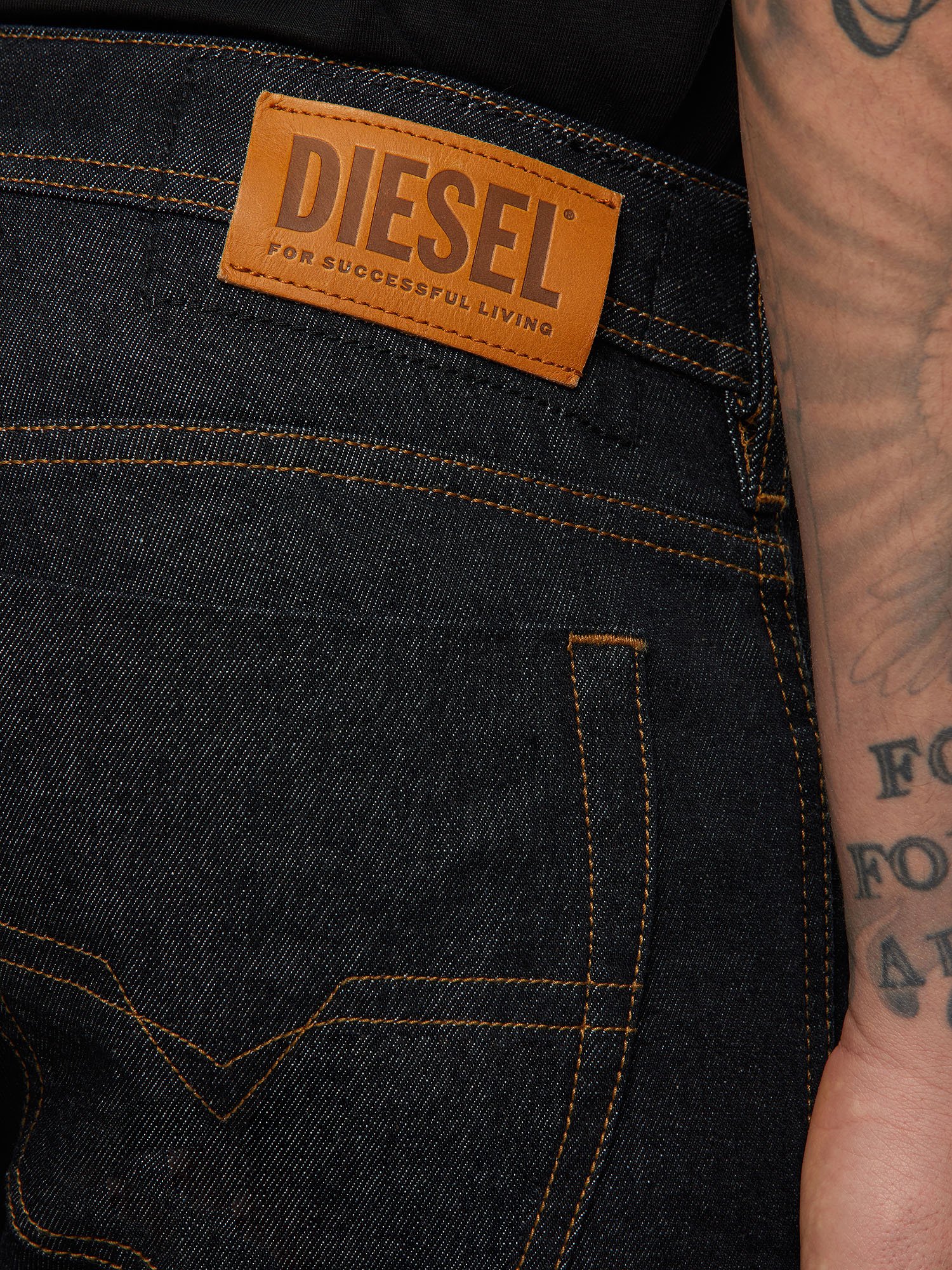 Diesel - Zatiny 009HF Bootcut Jeans, Azul Oscuro - Image 5