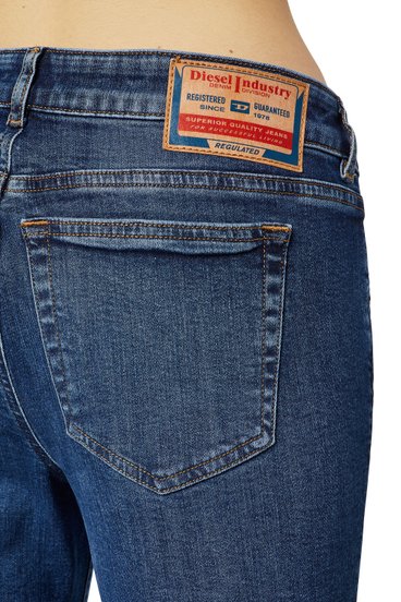 Diesel - 1969 D-EBBEY 0EIAF Bootcut and Flare Jeans, Azul medio - Image 4