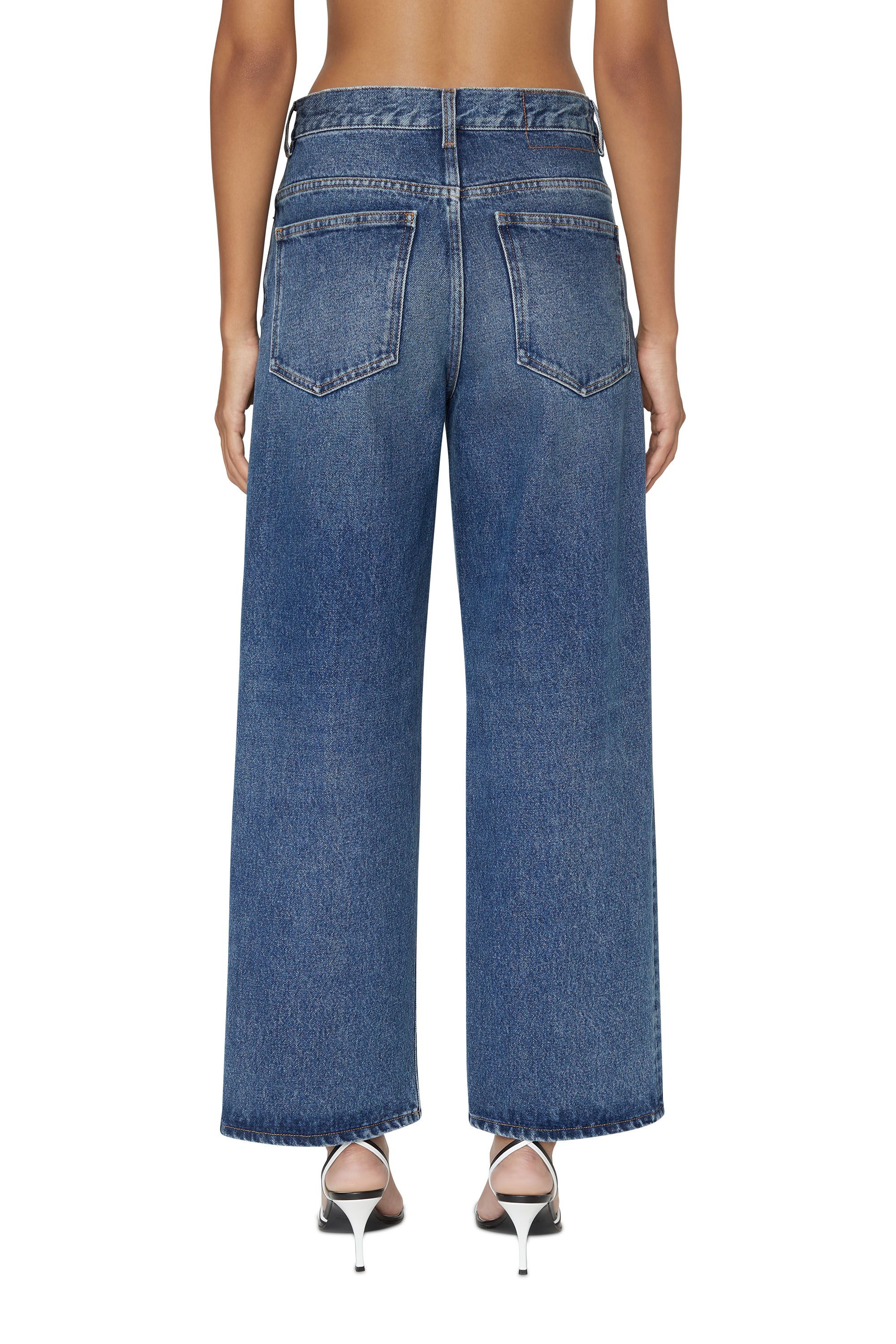 Diesel - 2000 007E5 Bootcut and Flare Jeans, Mittelblau - Image 4