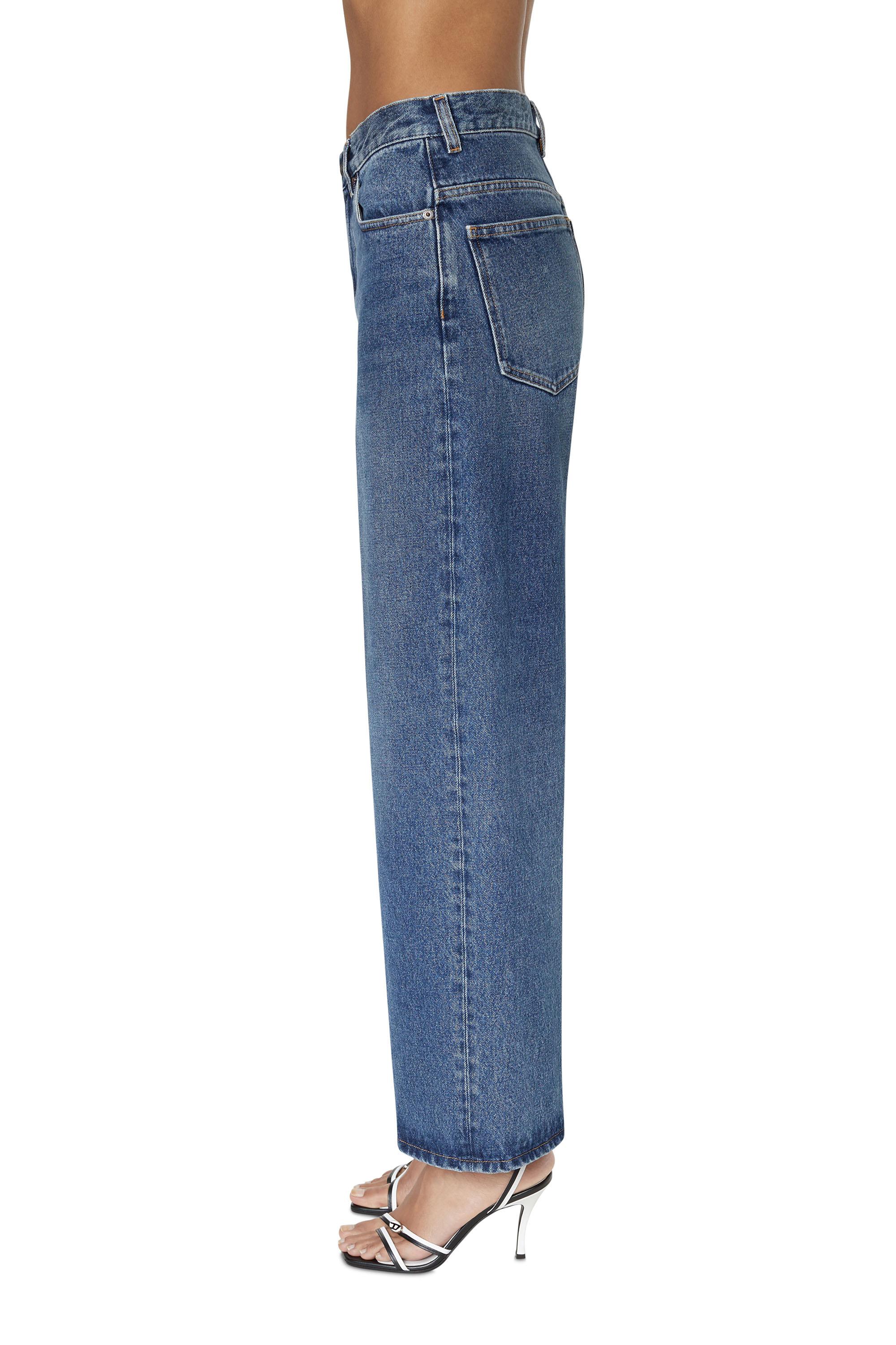 Diesel - 2000 007E5 Bootcut and Flare Jeans, Mittelblau - Image 5