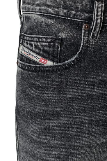 Diesel - 2020 D-VIKER 007C4 Straight Jeans, Nero/Grigio scuro - Image 4