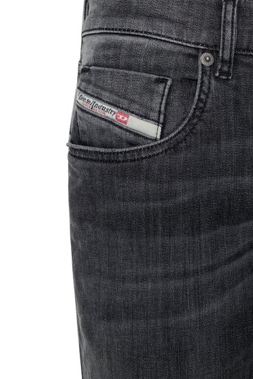 Diesel - D-Strukt JoggJeans® 09D52 Slim, Noir/Gris foncé - Image 5