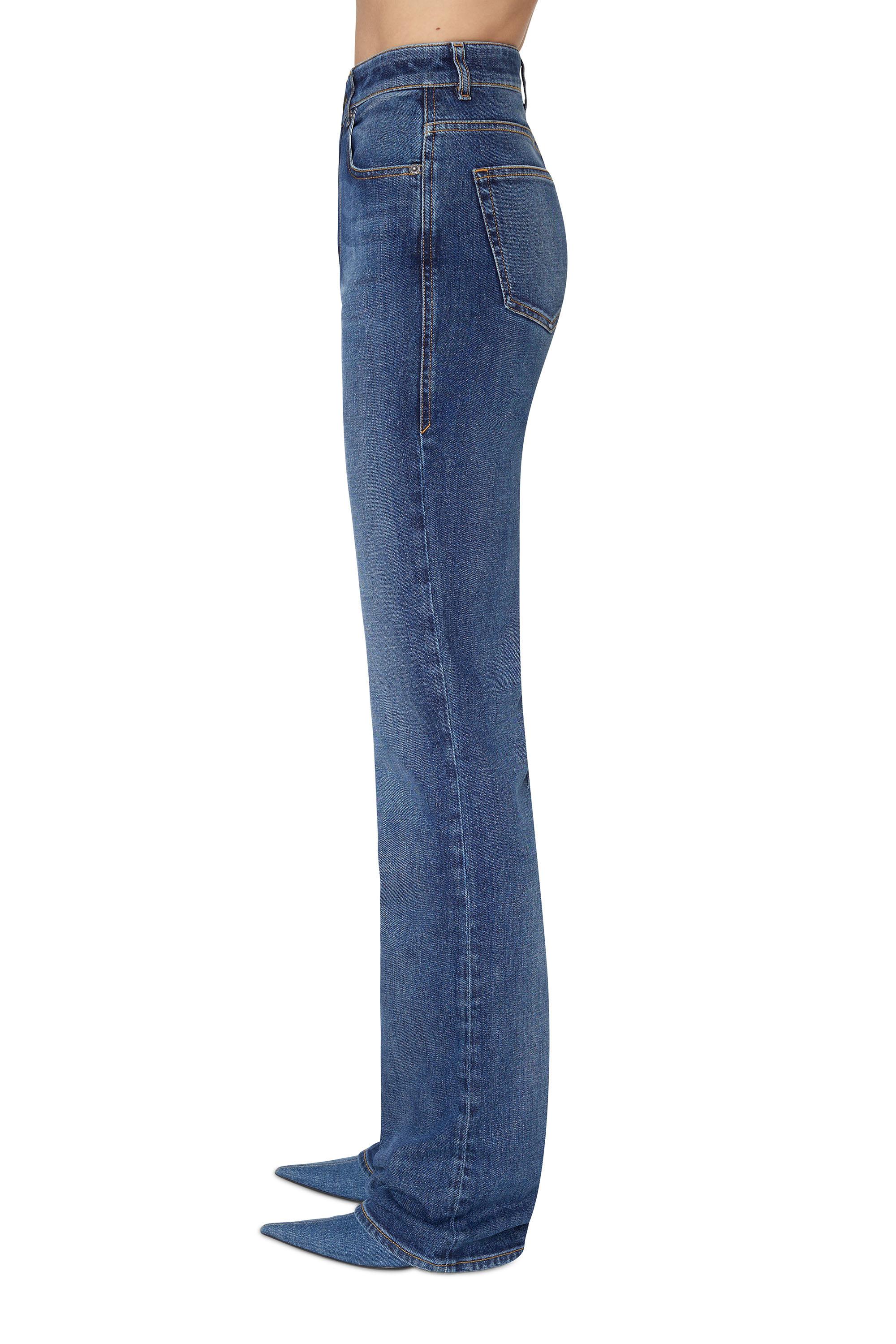Diesel - D-A01 09F52 Bootcut and Flare Jeans, Mittelblau - Image 5